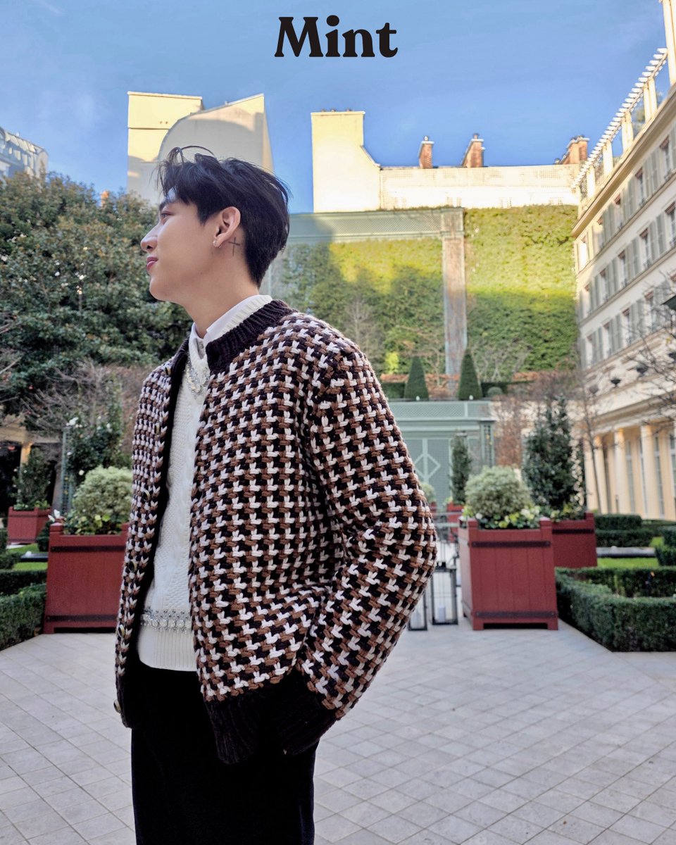 หล่อทุกจังหวะ! #MintReports เก็บอีกภาพหล่อของหนุ่ม #BamBam House Ambassador ของ Louis Vuitton จัดเต็มลุคชิลล์ๆ ในวันสบายๆ หลังร่วมโชว์ Louis Vuitton Men’s Fall-Winter 2026 ที่จัดขึ้นเมื่อคืนที่ผ่านมา 💚

LV WITH BAMBAM IN PARIS
#BamBamxLVMenFW26
#LouisVuitton 
#LVMenFW26