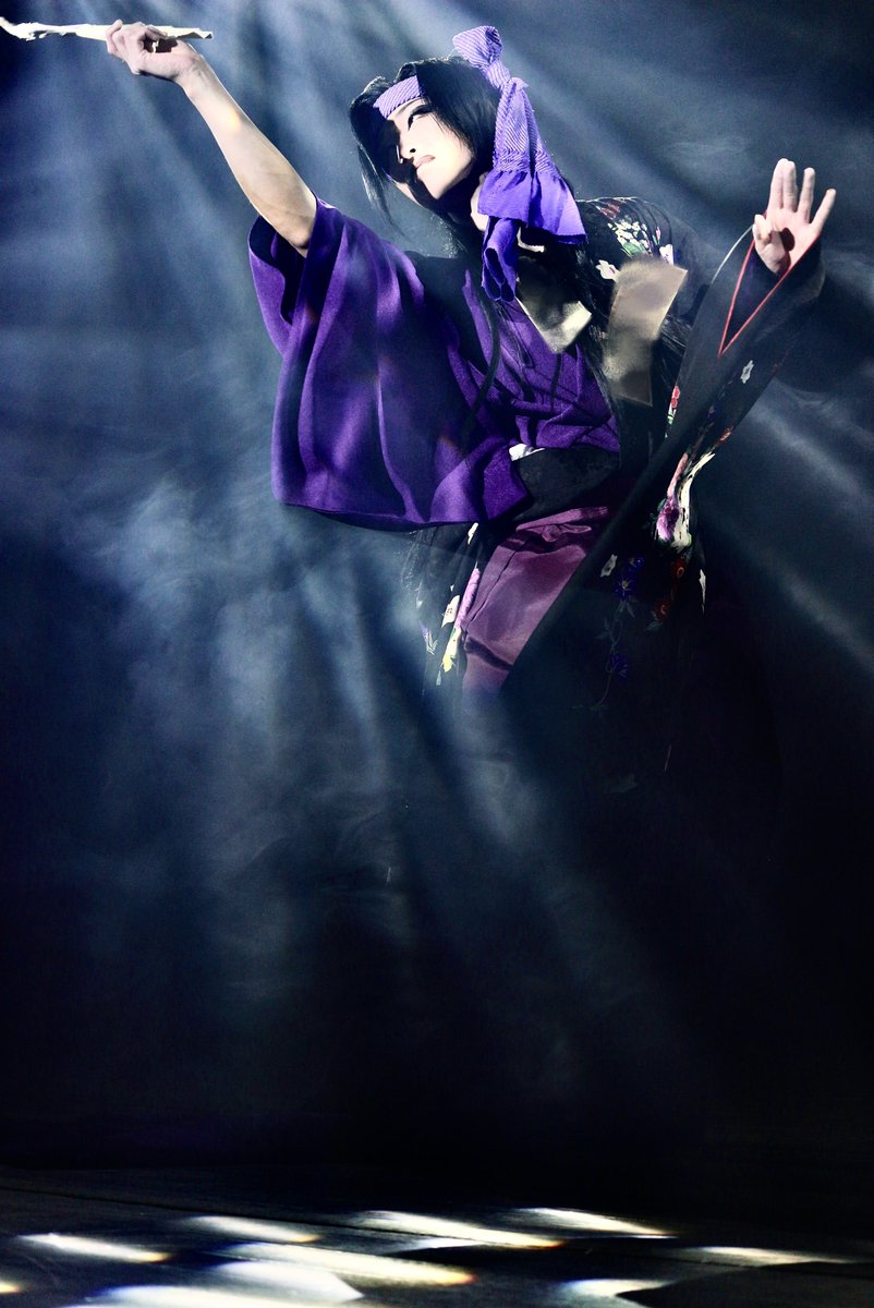 ♪ 曼珠沙華(山口百恵)

白い夢さえ 真紅に染める

2026.01.20 イブニング￤明石ほんまち三白館
#劇団舞姫 #中村市之丞