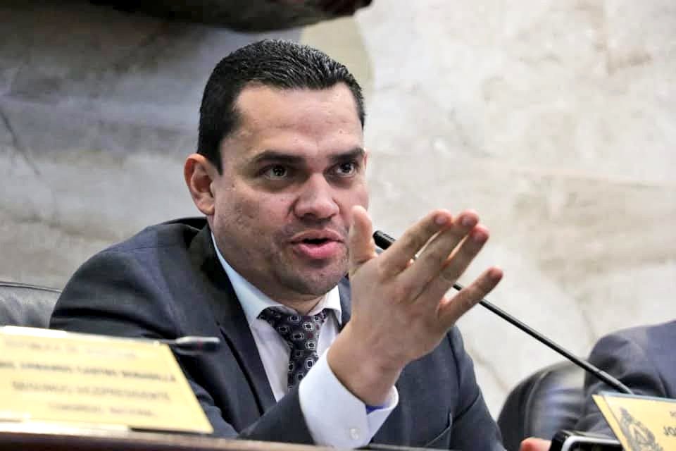 CholusatSur36's tweet image. 🏛️🤝 El diputado Tomás Zambrano afirmó que el nuevo Congreso Nacional debe priorizar el diálogo permanente, construir agendas en favor del pueblo y aprobar leyes mediante consenso entre todos los partidos.

@TommyZambranoM