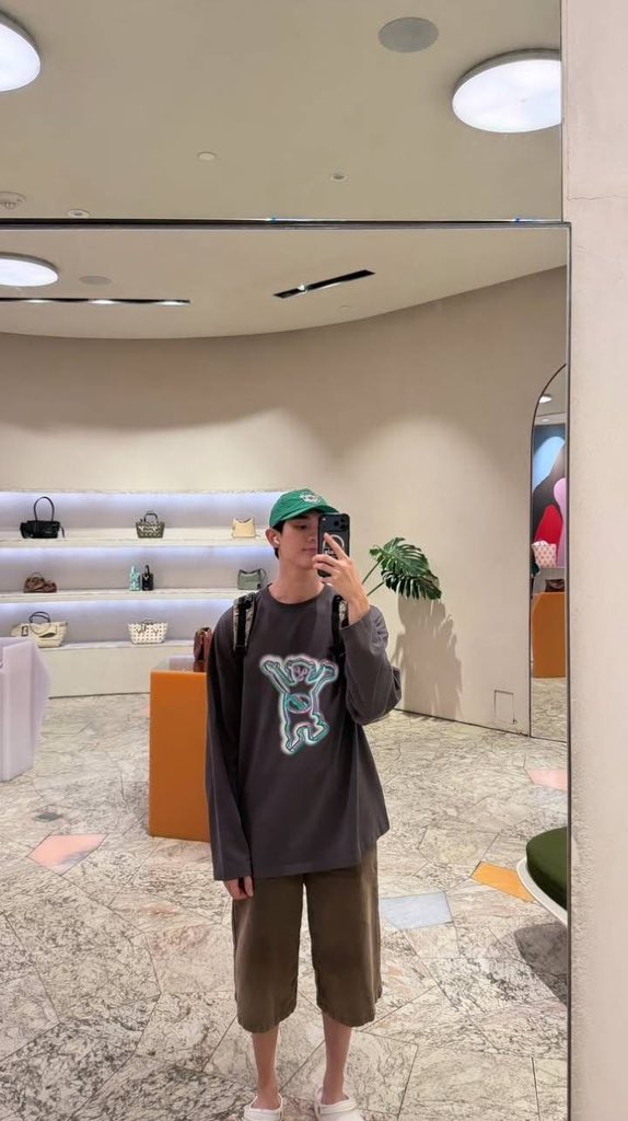 ก็ตัวเราเหลือแค่นี้ 🤏🏻

IGs : kasibook_
#kasibook <a href="/kasibook/">กษิบ๊อง (ปลูกผลเขือเทศ)</a>