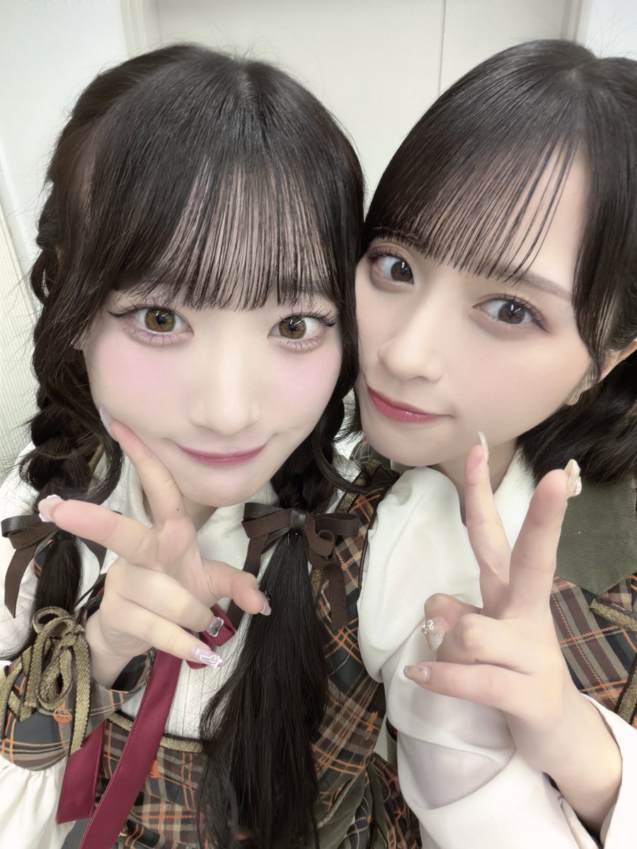 saitou_kiara's tweet image. まいかちゃん！
お誕生日おめでとう~🎂🤍

本当にとびきり優しくて、暖かくて、いつも助けてくれてありがとう🥹🫶🏻

ステージで輝く舞香ちゃんを見る度、感動と尊敬と幸せの気持ちでいっぱいになるよт_т
これからも美しいお顔と歌声をたくさんの方に届けてね *.+ﾟ
大好き！🤍