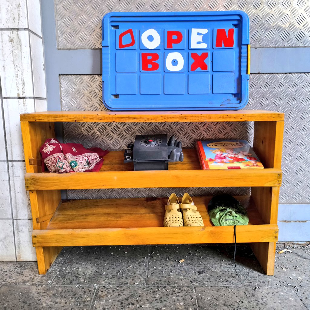 wegemik's tweet photo. Arbeit heute wieder total graswurzelkommunistisch!
new #openbox #graefesued https://t.co/r9rRPLAdkn