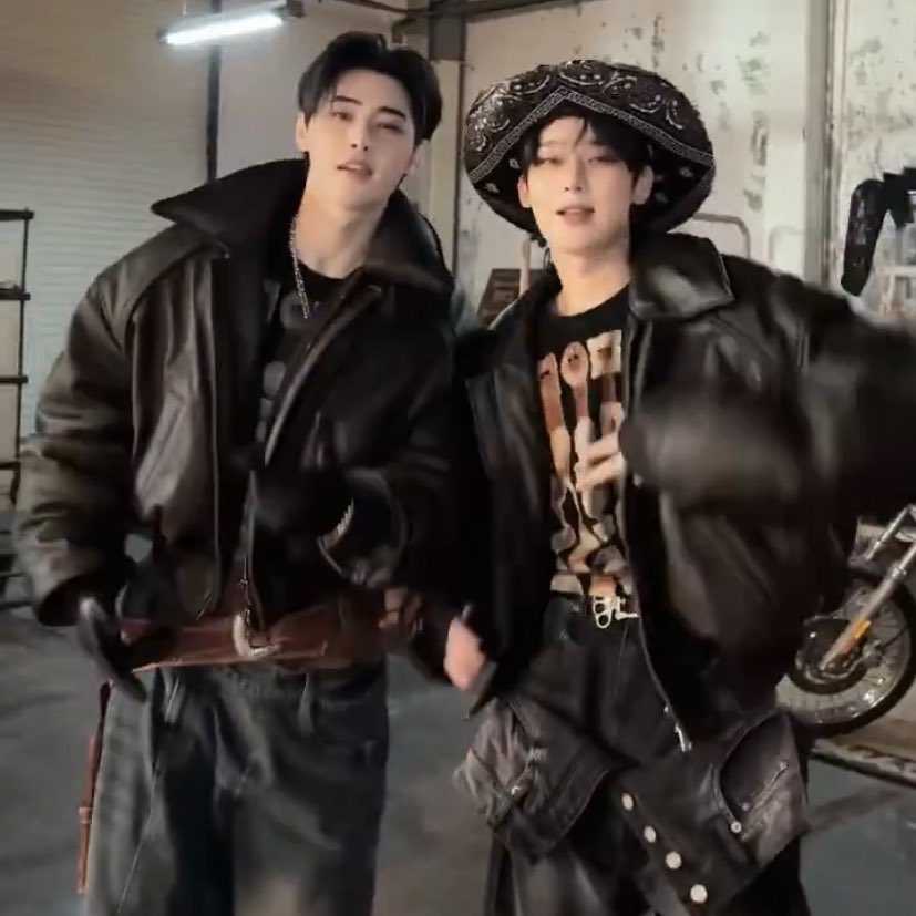 lovingsunsun's tweet image. my bonnie and clyde