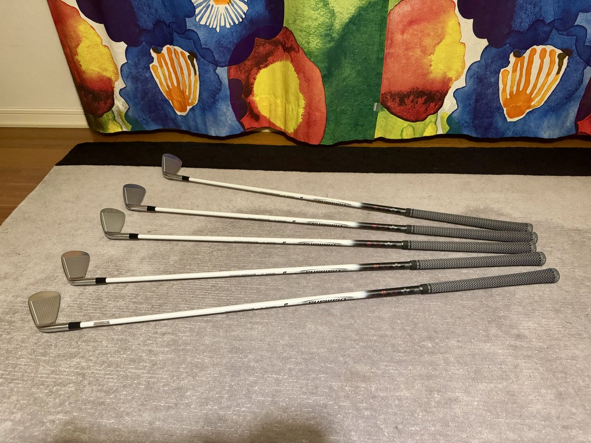 旦那くんが試打して アイアン5本購入してきました メーカーは