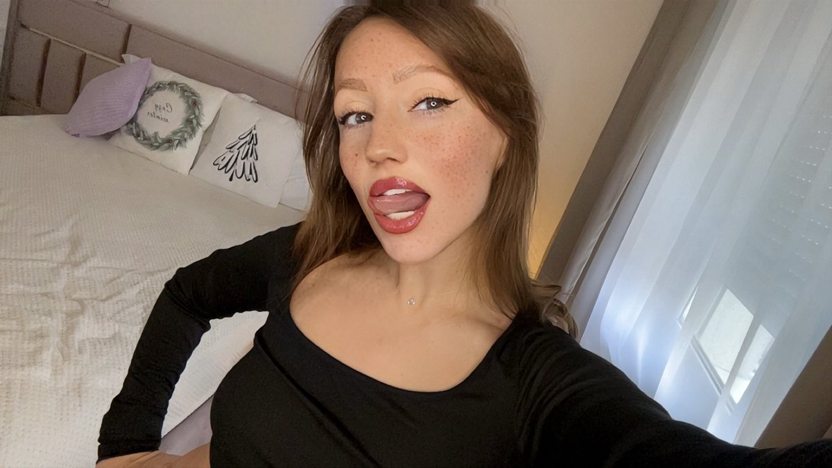 AlexiaCage tweet media