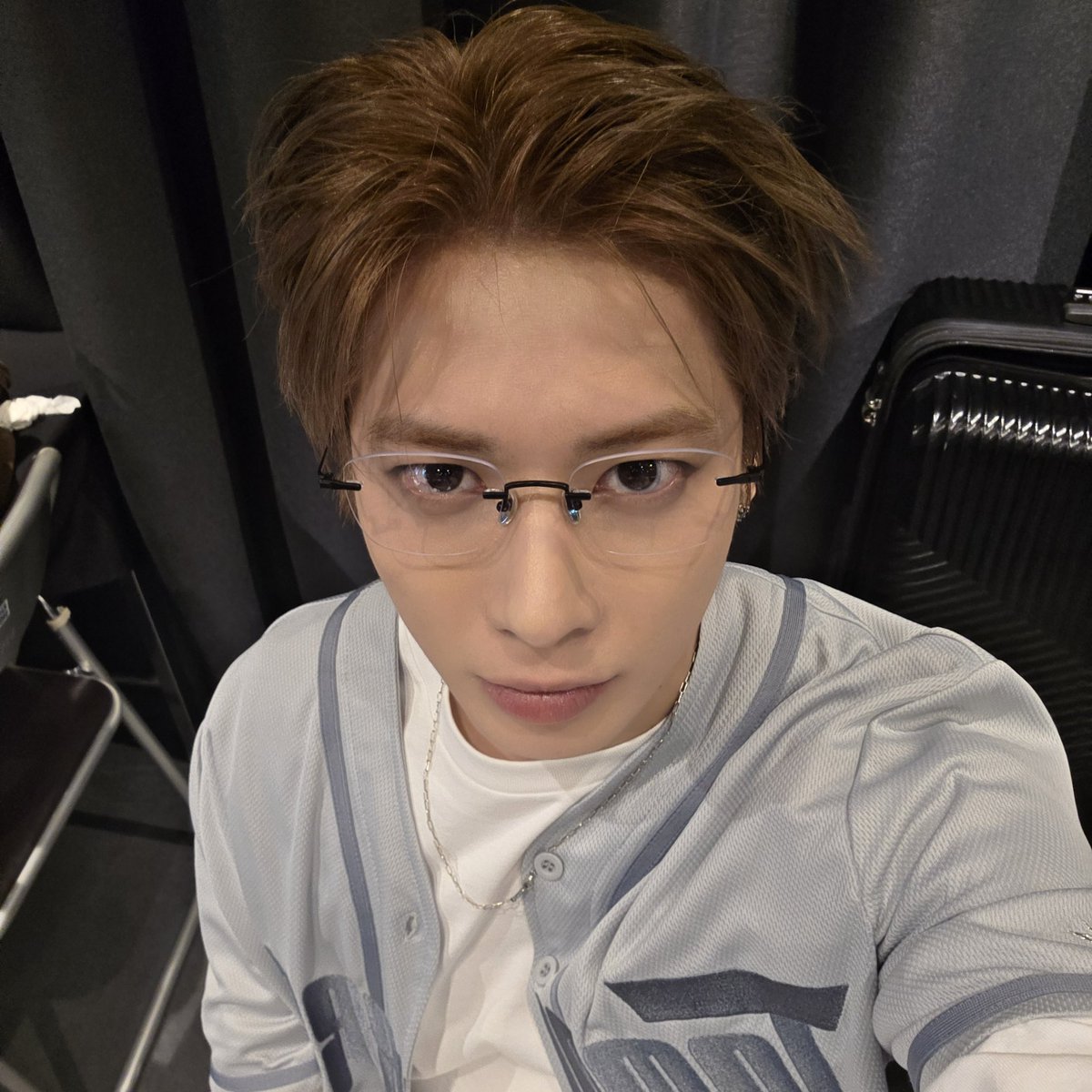 translatingTXT's tweet image. [260121] weverse dm 🐿️🐱💬

🐿️🐱 my vocals aren’t 3.0 right now but it’s my wish that it becomes that this year..^^