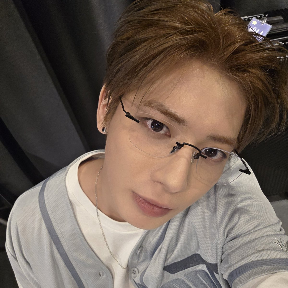 translatingTXT's tweet image. [260121] weverse dm 🐿️🐱💬

🐿️🐱 my vocals aren’t 3.0 right now but it’s my wish that it becomes that this year..^^