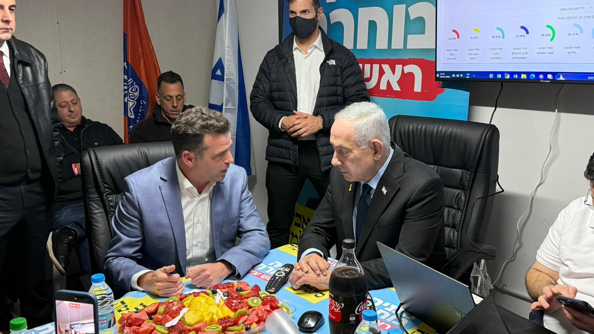 netanyahu's tweet image. אני מברך את אבי סלמה שניצח אתמול ניצחון גדול בבחירות לראשות העיר נתניה.

לאחר לכתה של חברתנו, ראש העיר המיתולוגית מרים פיירברג-איכר ז״ל, אני סמוך ובטוח שאבי ימשיך את תנופת הפיתוח של נתניה ויצעיד אותה לגבהים חדשים.

בהצלחה אבי!