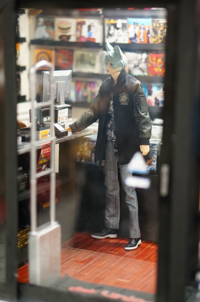 どの角度から撮っても絵になるレコードショップでした😍