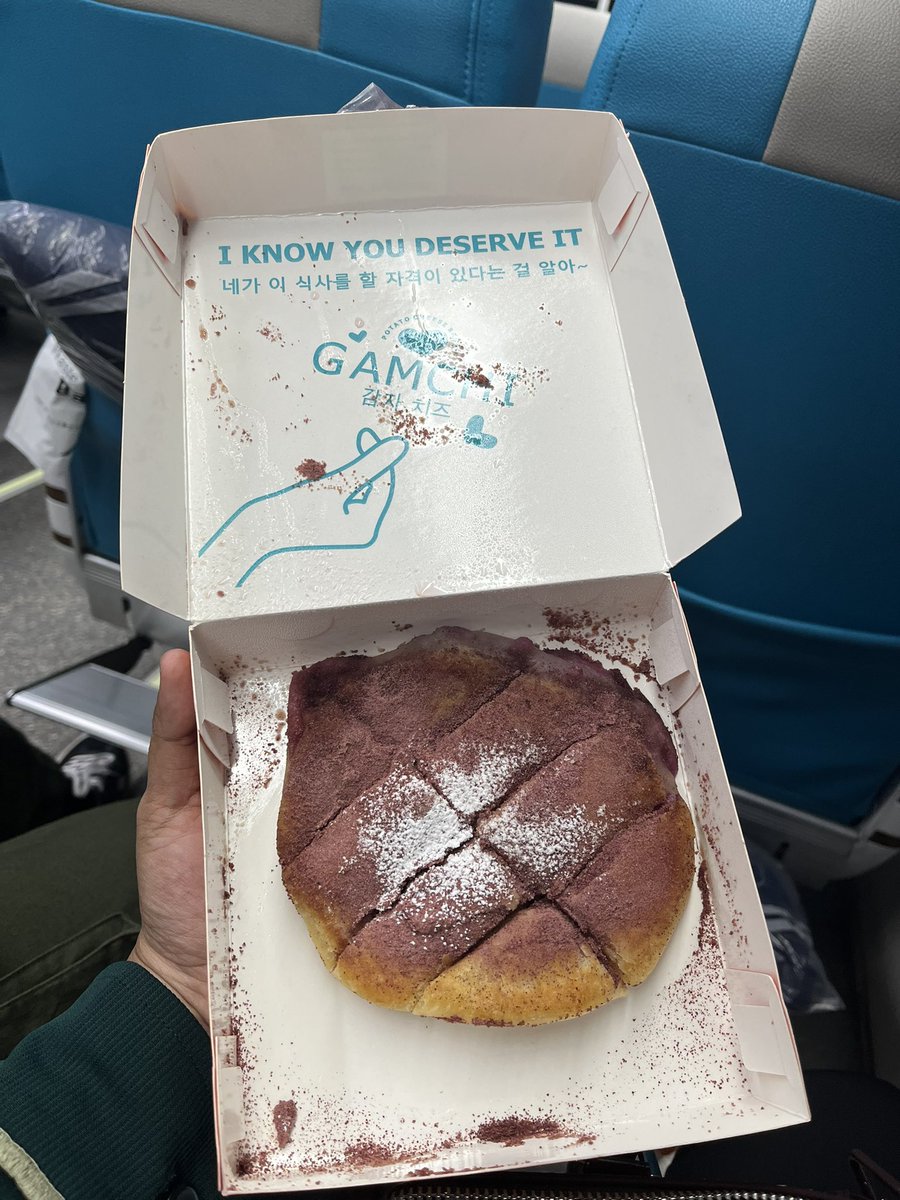 Macarooonspc's tweet image. recap jajan untill pertengahan januari 2k26
pisang madu thailand - ifumie seafood solaria (lop banget ini mah) - chikurooo - gamchi ubee (idk why rasa b aja cukup pricey)