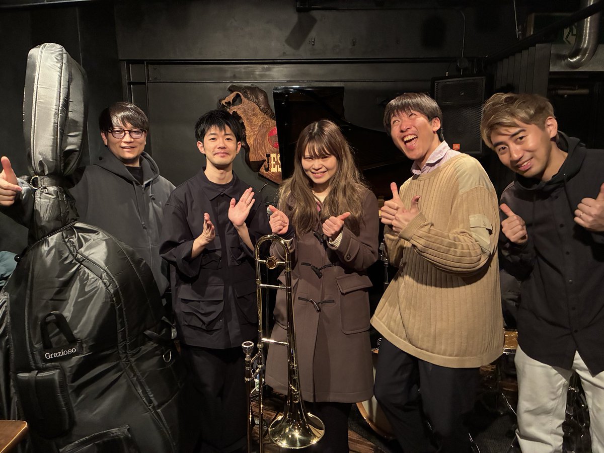 高井天音 tweet media