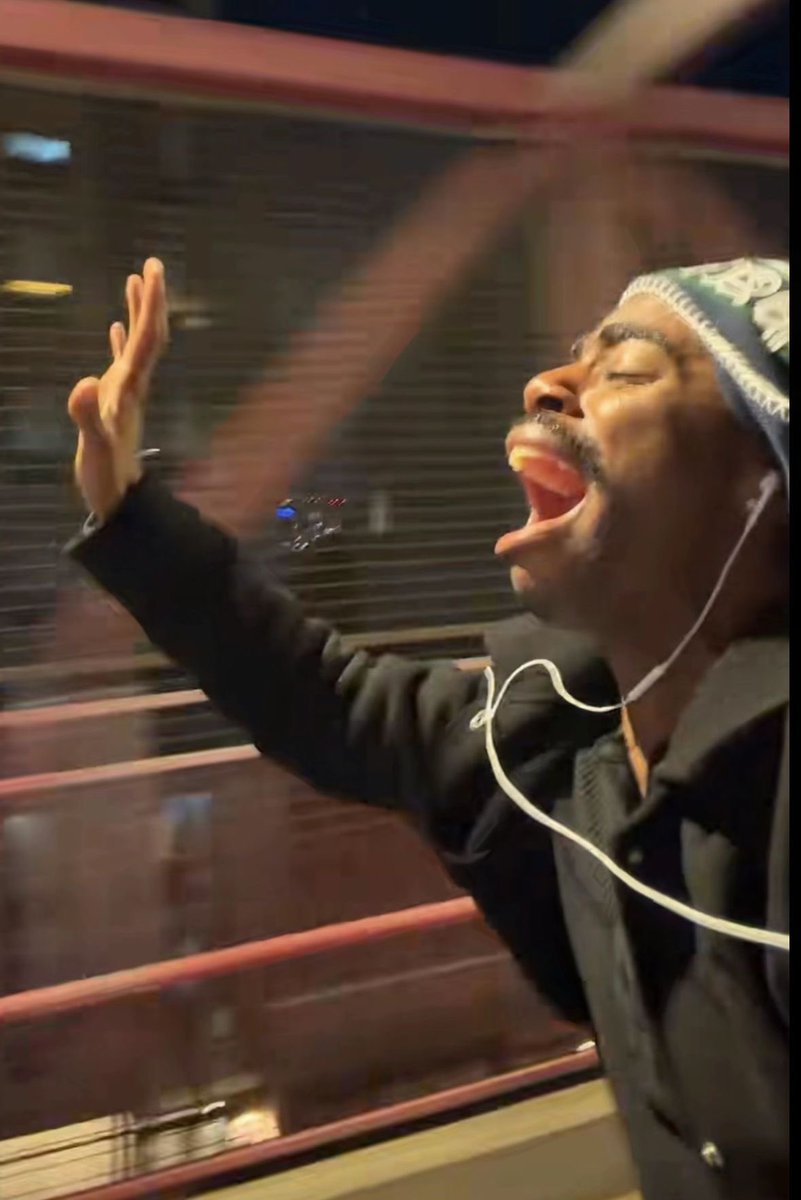 The Microphone Set tweet media