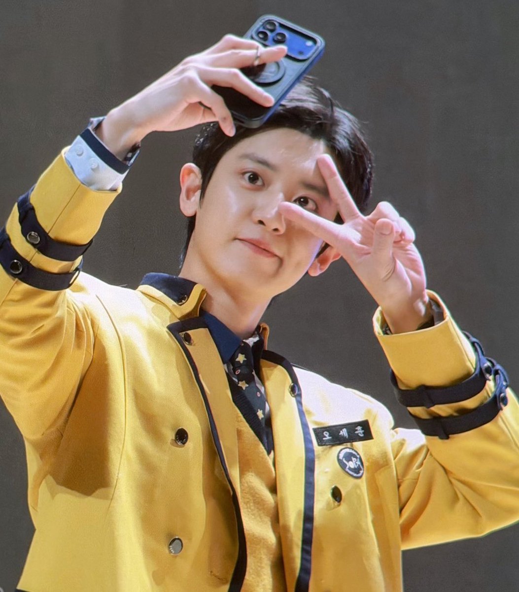박찬열 얼굴 tweet media