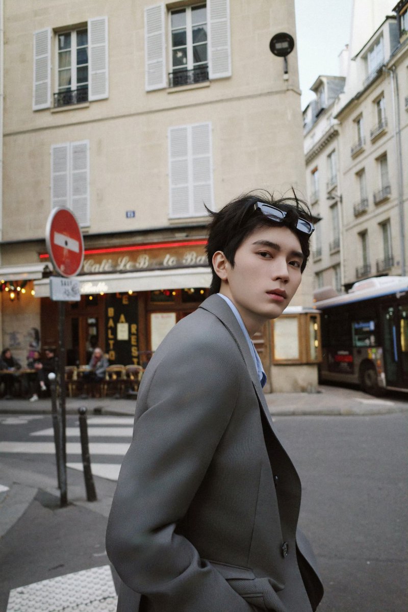 dramapotatoe's tweet image. #ZhouYiran’s studio shares new pics from Paris 

More - weibo.com/7242368664/525…
weibo.com/7242368664/525…

#周翊然