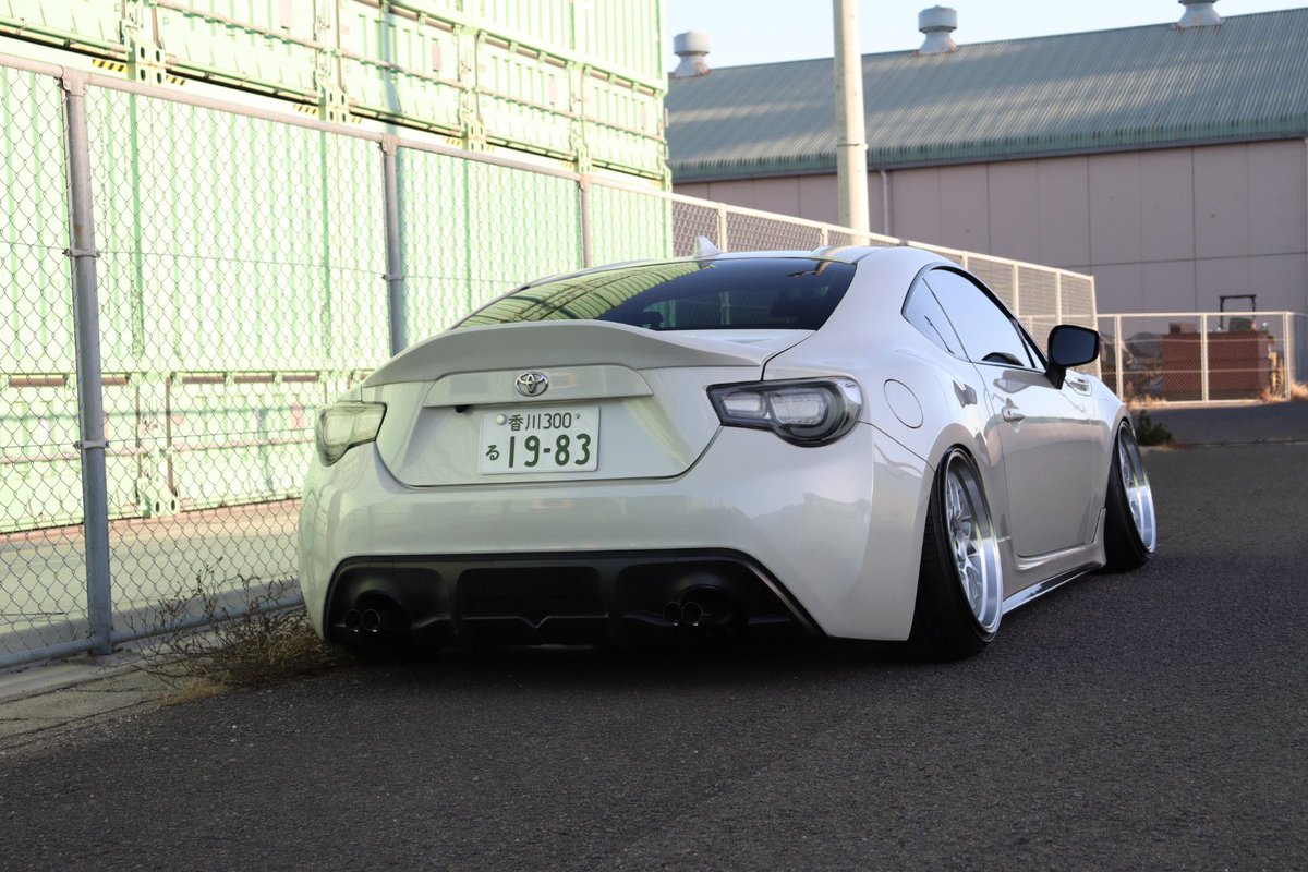 tera0689's tweet photo. #クリアテール倶楽部
トムスとバレンティとVLAND
vlandチリとかちゃんと合わせてまたつけたいなーバレンティもつけれる状態じゃないから直さないとな https://t.co/5s7JO7f7FV