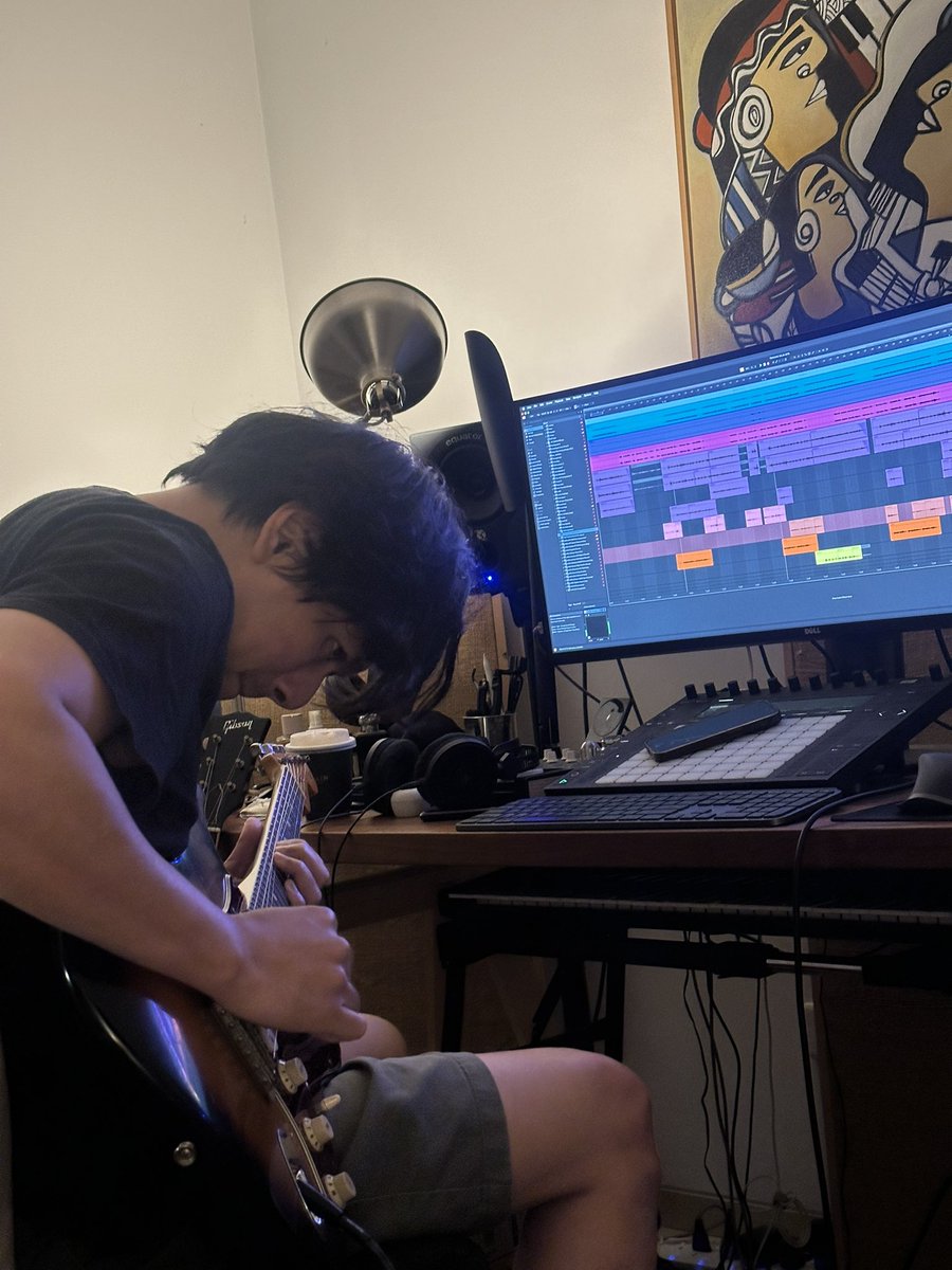 IMO,

Rendy Pandugo adalah salah satu gitaris terbaik Indonesia. 

Thoughts?