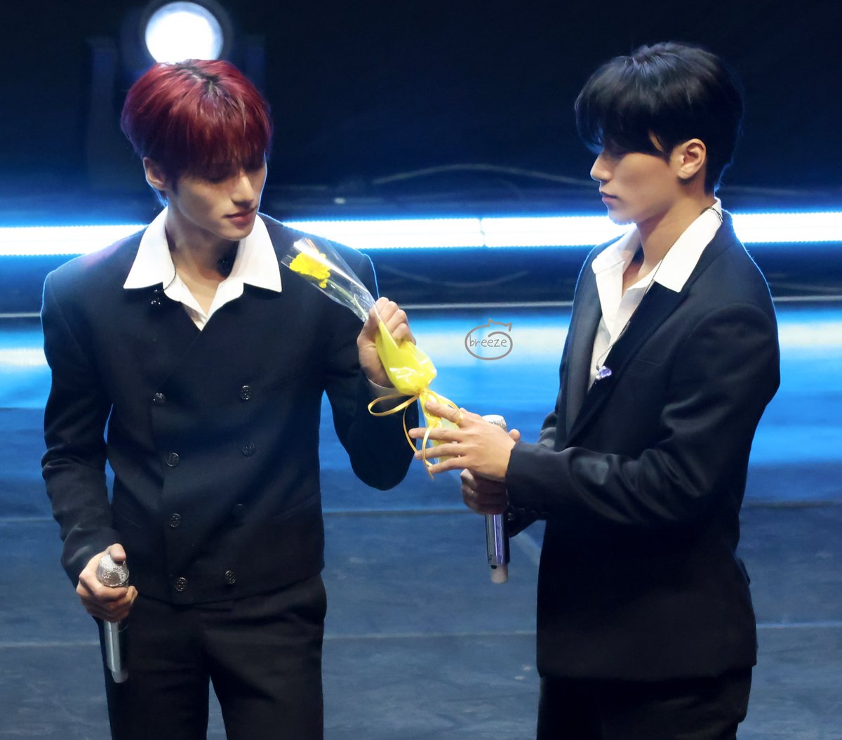 breeze990710's tweet image. 260117 TEEZ FANMEETING 《DAWN:26》

🌻
#ATEEZ #ChoiSan #SAN #최산  #우영 #우산 #WOOYOUNG