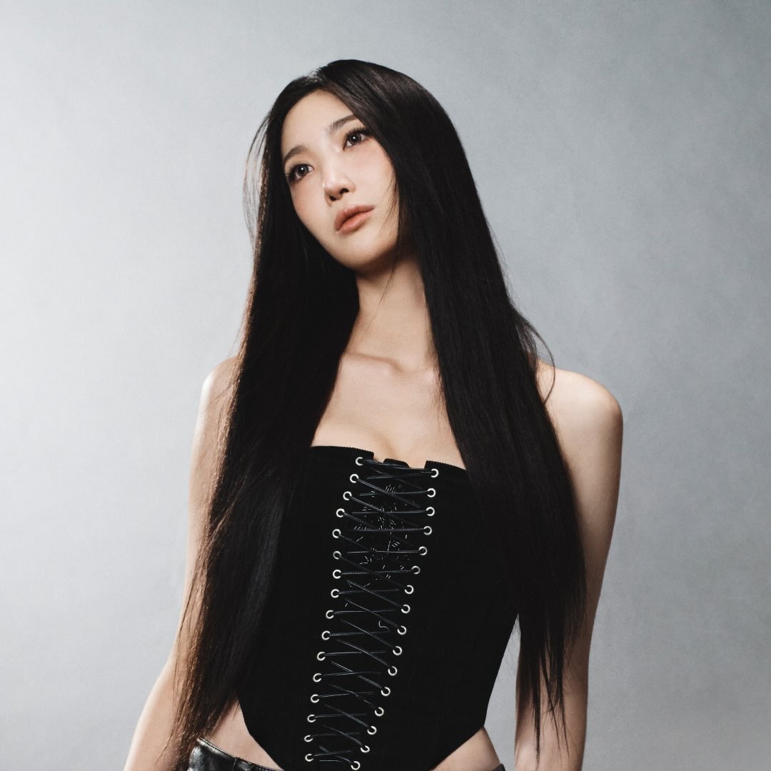 addamsthirdkid's tweet image. EJAE WITH HER HAIR DOWN??? LOOK HOW GORGEOUS SHE IS OMG-