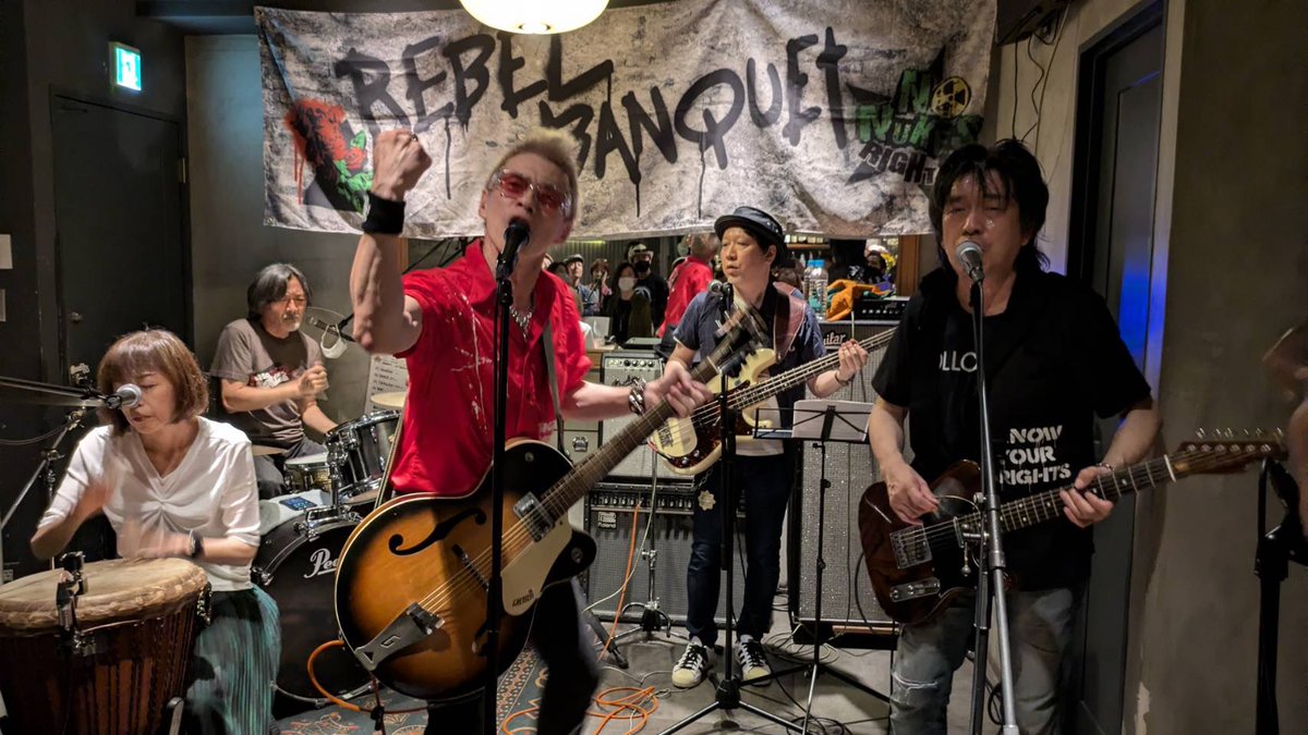 doolittlepete's tweet image. 島キクジロウ&amp;amp;NNRの3時間リハ🔥
新曲いぢる作業。
すんげえ集中してもう眠いです🥱

チャリで行ったんだけど、
年末買ったダウンが暖かくて手袋もしたら完璧だった👌

金曜日クロコダイル来てね！
出番20:30予定