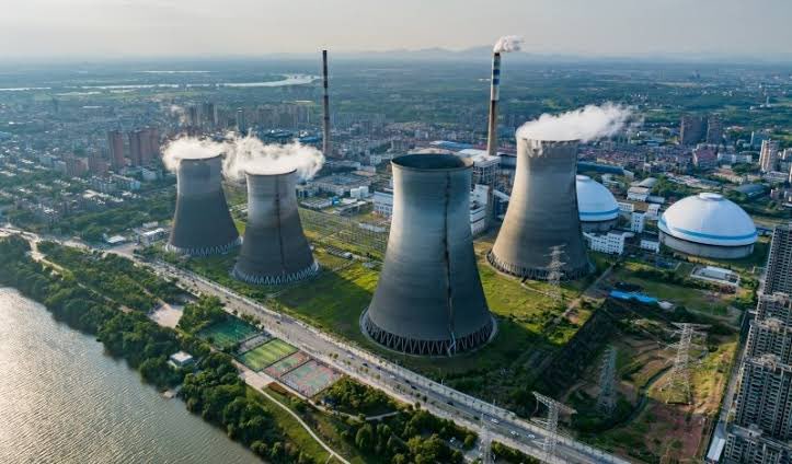 remarks's tweet image. JUST IN: 🇺🇸 President Trump says the US is 'going heavy' into nuclear energy.