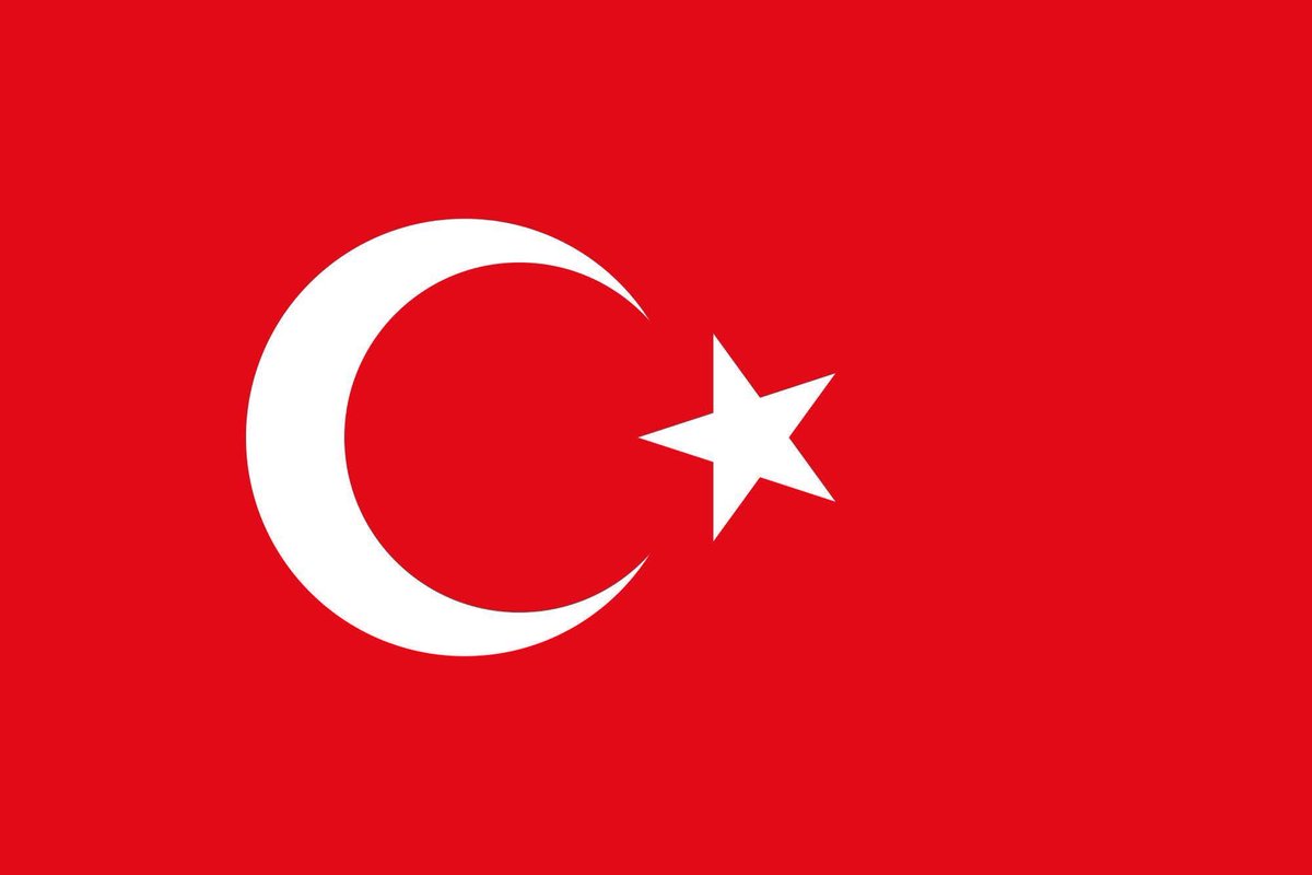 Bu bayrak öyle bir bayraktır ki; İçinde “Vatan” vardır, dökülen “Kan” vardır, İki cihan vardır, “Din” vardır, “İman” vardır!” Rabbim gölgesini üzerimizden eksik etmesin 🇹🇷🇹🇷🇹🇷🇹🇷🇹🇷