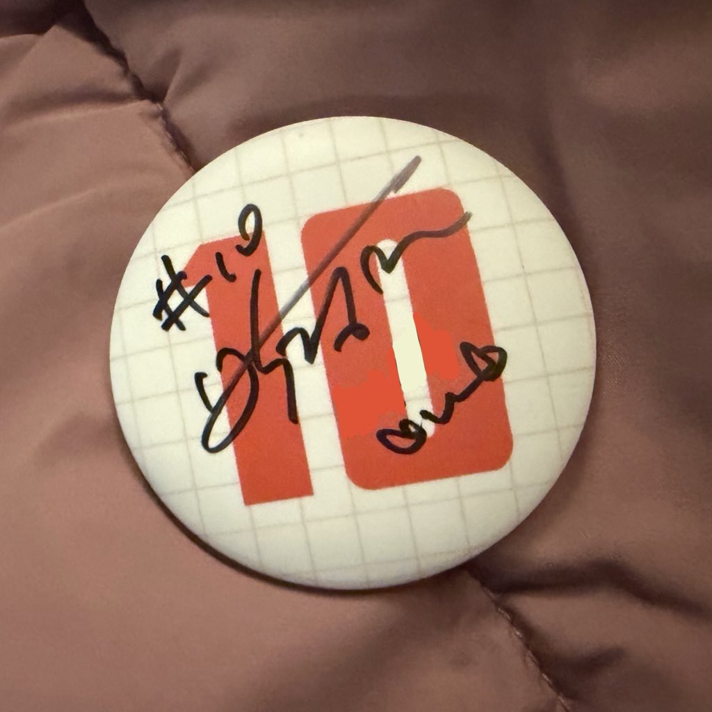 핀버튼에 싸인을 받아보새요 ‼️귀여움‼️