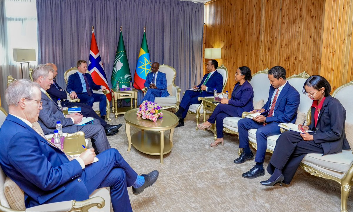 MFAEthiopia's tweet photo. State Minister of Foreign Affairs Ambassador @SMHaderaAbera held talks with Norwegian Deputy Foreign Minister Andreas Kravik at his office today to explore ways of further strengthening bilateral relations between #Ethiopia and #Norway.

During the meeting, Ambassador Hadera highlighted the long-standing bilateral relations between Ethiopia and Norway and expressed Ethiopia’s desire to further consolidate cooperation across areas of mutual interest. He underscored Ethiopia’s Climate-Resilient Green Economy (CRGE) Strategy, noting Norway’s rich experience in afforestation and underscoring the importance of strengthening partnership in line with Ethiopia’s Green Legacy Initiative.

The State Minister also briefed his counterpart on the government’s ongoing economic liberalization efforts and encouraged Norwegian enterprises to explore investment opportunities in Ethiopia. 

For his part, Deputy Minister Kravik reaffirmed the multifaceted nature of Ethiopia–Norway relations and stressed the importance of deepening trade and investment cooperation to further strengthen bilateral ties.

Both sides also exchanged views on regional peace and security and agreed to work closely together in bilateral and multilateral forums on areas of shared interest.