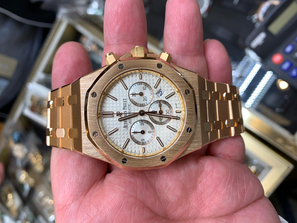 Time is valuable. Your wrist should reflect it.

#HipHopBling #WatchGame #LuxuryWatch #Timepiece
#WristCheck #GoldWatch #LuxuryLifestyle
#WatchCollector #IcedOutStyle #HighEndWatches
#JewelryBrand #BlingCulture #LuxuryDetails
#GoldAesthetic #DripCulture #EliteTime
#StatementPiece