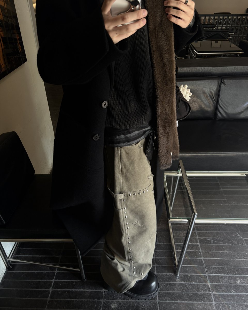 o92fu1's tweet image. ベージュのパンツお気に入り