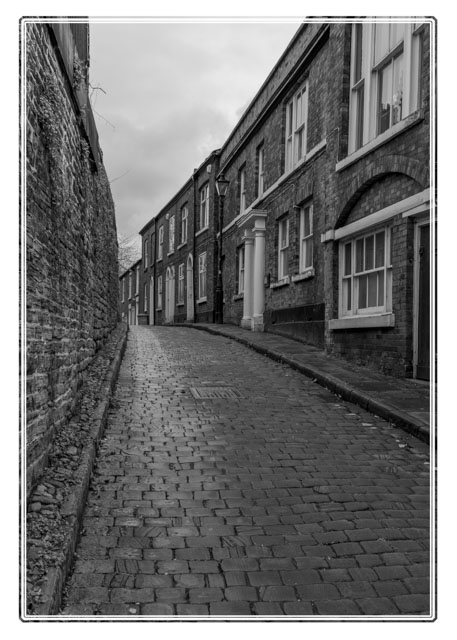 photos_dsmith's tweet image. #Macclesfield, like many #Cheshire #towns have many #older areas filled with #narrow #cobble #streets with #homes and #local #businesses and of course a grand #church #blackandwhitephotography #blackandwhitephoto. See more #images and #photos like this at darrensmith.org.uk