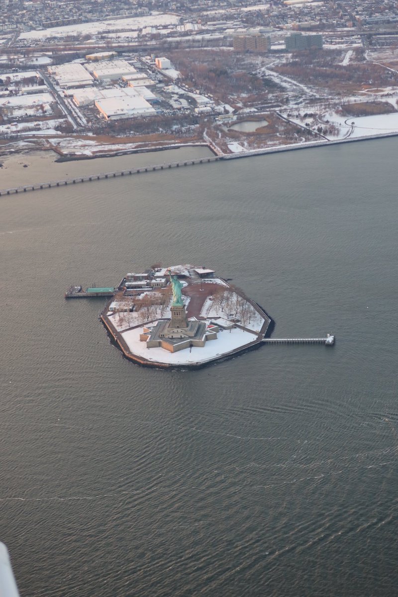 NYonAir's tweet photo. Lady Liberty 🗽🤍 https://t.co/SbopR2YmKM