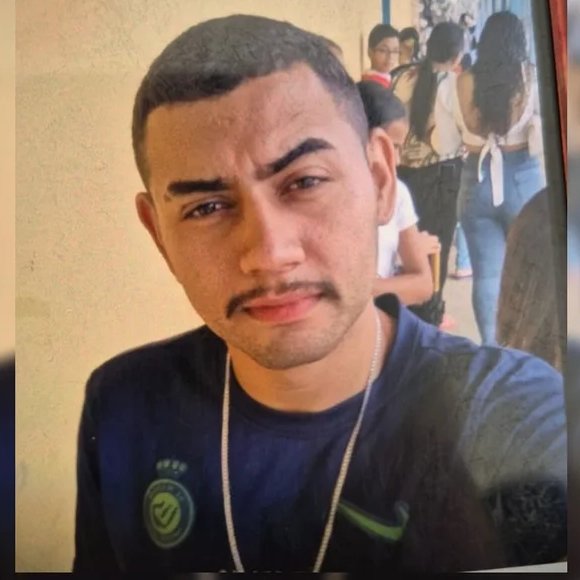 republiqueBRA's tweet image. 🚔 ⛓️ Homem de 29 anos é PRESO após matar a própria enteada e tentar estuprá-la dentro da casa onde a família mora, em Planaltina (DF); ele já havia estuprado a própria mãe durante uma saidinha de Natal, além de uma criança de 11 anos.