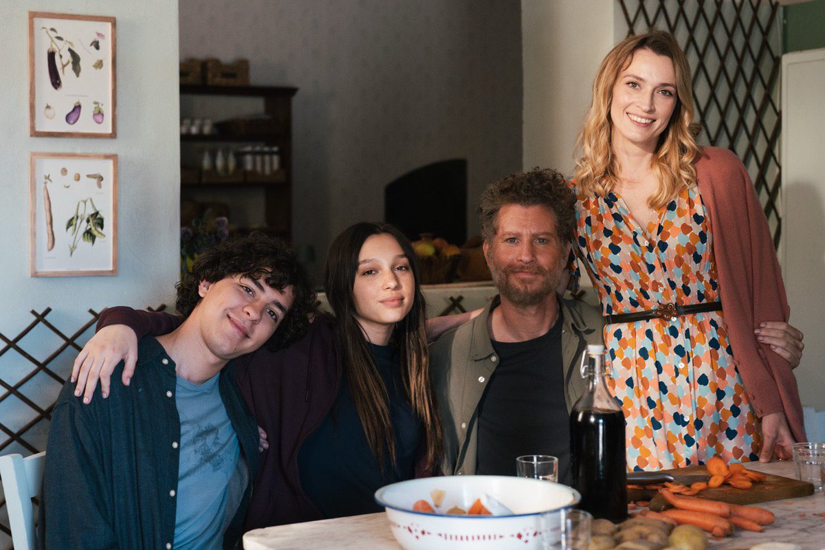 SarahTnews's tweet photo. Sarah è la protagonista del film “Non abbiamo bisogno di parole”, in arrivo solo su Netflix ❤️ https://t.co/7yQFu0Cvdm
