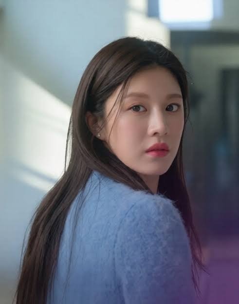 kdrama_menfess's tweet image. •kdm• Can This Love Be Translated?
Jujurlyyy, aku kalau salting di depan cowok yg kusuka tuh kurleb kayak Cha Mu hee; ngomong ngalur ngidul gak jelas dan tingkahnya aneh 😭. Ternyata itu malu2in yaaa 🤣🤣🤣😭😭😭