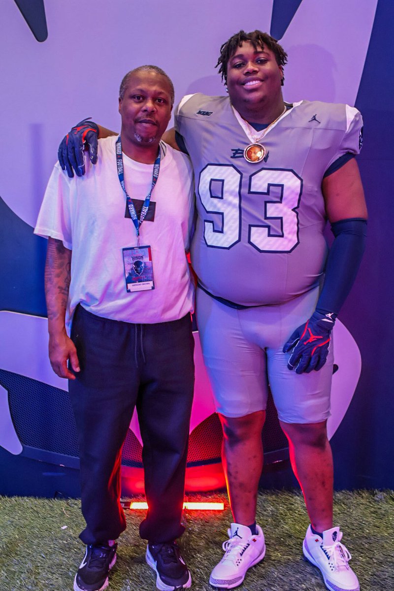 Carmelo Brown † tweet media