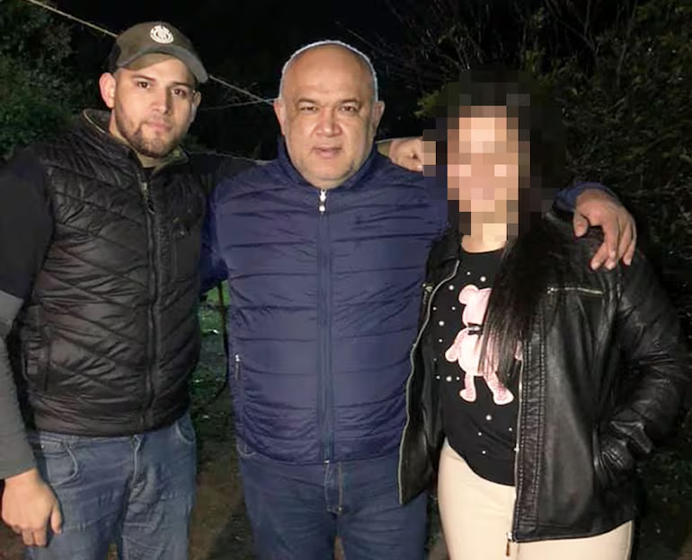 delpynews's tweet photo. ▶️SERÍA IMPERDONABLE QUE QUEDE EN OPAREI ESTO | ​​​🤐

Óscar "Ñoño" Núñez podría quedar impune pese a la condena a 11 años de cárcel por el millonario desvío de G. 42.500 millones, denunció la abogada María Esther Roa.😖

La activista anticorrupción advirtió que la Cámara de Apelaciones continúa dilatando la resolución de la apelación de la sentencia del exgobernador de Presidente Hayes y hermano del presidente del Congreso, Bachi Núñez.🔥

En 2014 fue imputado y recién en diciembre de 2023 fue condenado, por lo que aumenta la probabilidad de prescripción.😤

"Esta mora no es casual: es una decisión criminal por omisión de los ministros de la Corte", cuestionó @EstherRoa_.

Vía: ABC Color