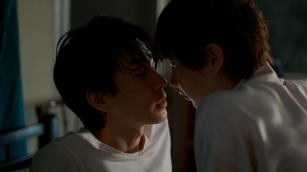 GMMTV's tweet photo. 'นอกจากเรื่องงานแล้ว คุณชอบผมที่ตรงไหน'
'คุณสวย'
#BurnoutSyndromeSeriesEP8

@off_tumcial @AtthaphanP https://t.co/Cjb7Zq6DiC