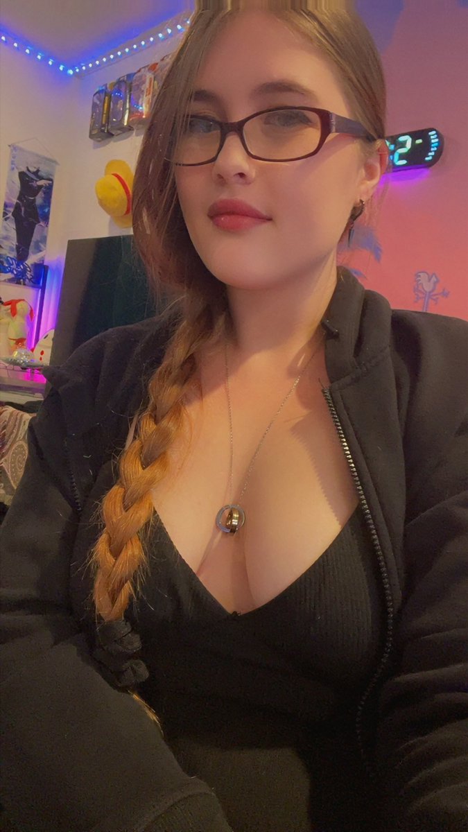 AngelRae18902's tweet photo. 💋🖤 https://t.co/cQHasGm7jF