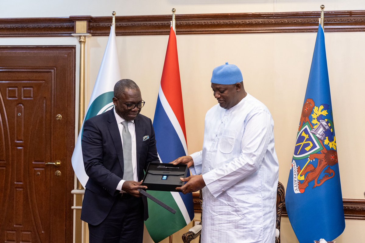 The RD, <a href="/SennenHounton/">Sennen Hounton</a> today paid a courtesy call on the President of 🇬🇲HE Adama Barrow. 

The meeting reaffirmed strong cooperation &amp; commitment to advancing the welfare of women &amp; girls. 

The RD was accompanied to the Presidency by the <a href="/UNGambia/">United Nations The Gambia</a> RC <a href="/karlfredpaul/">Karl-Frédérick Paul</a> and our CR