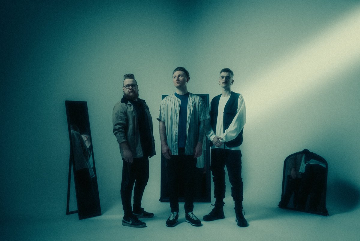 Mad About Rock: VIRTUE IN VAIN Unleash Single/Video 'Between Refle... madaboutrock.co.uk/2026/01/virtue…