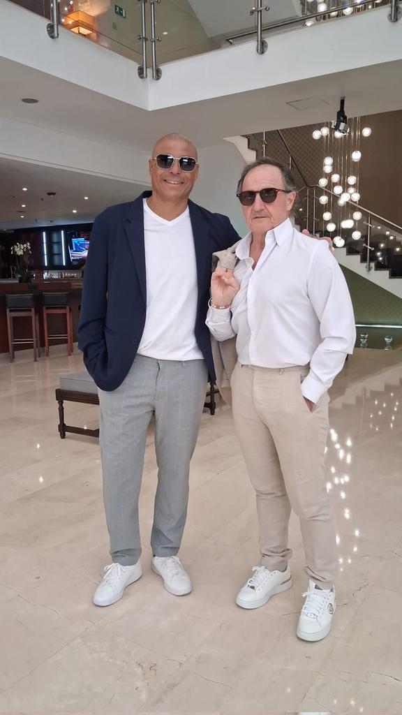 Victor Tujschinaider tweet media