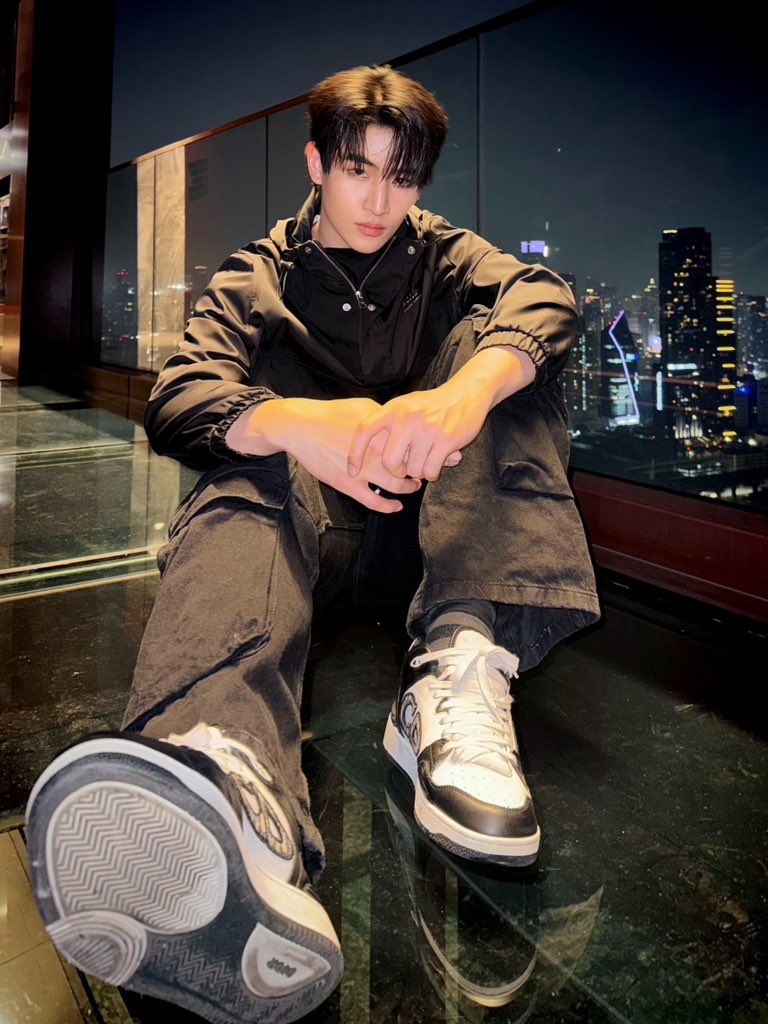 ohmthitiwat's tweet photo. ♠️ https://t.co/pRK4oasioX