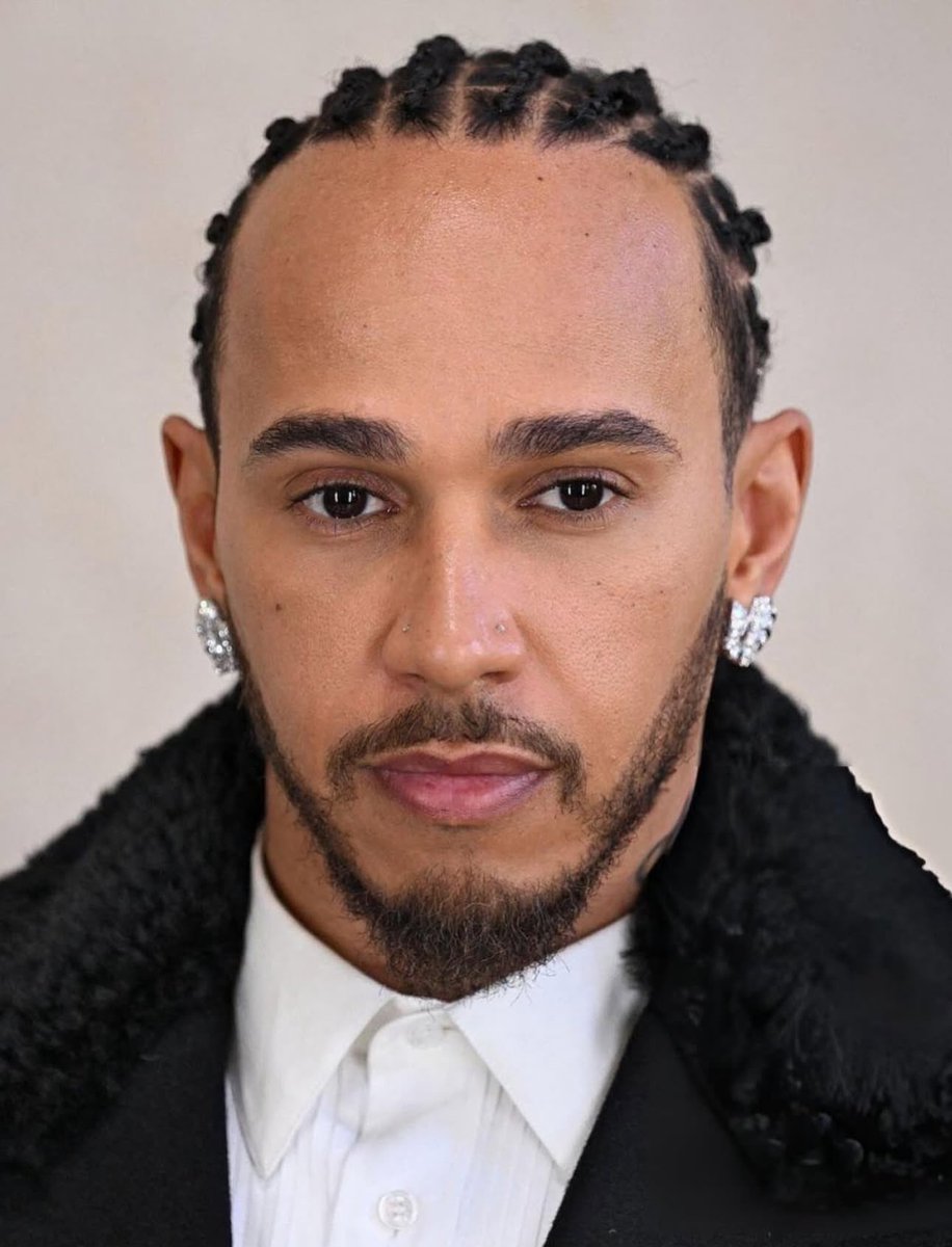 rvmbiie's tweet image. He’s insane