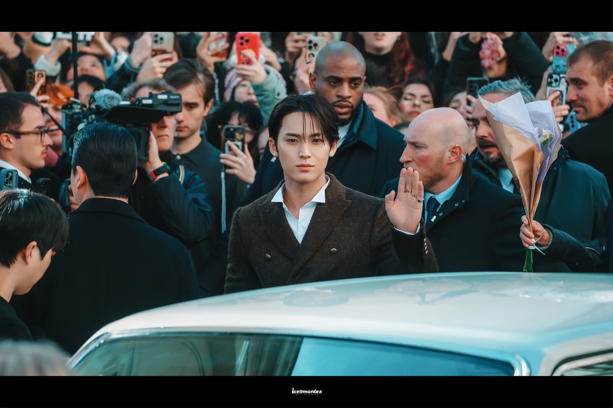_PrincessMilk's tweet photo. This type of mingyu’s photo, he’s always the main event🥰

MINGYU BACK AT DIOR PFW
#MINGYUxDiorWinter26 #DiorWinter26
@dior @pledis_17 https://t.co/2ShPundTDG