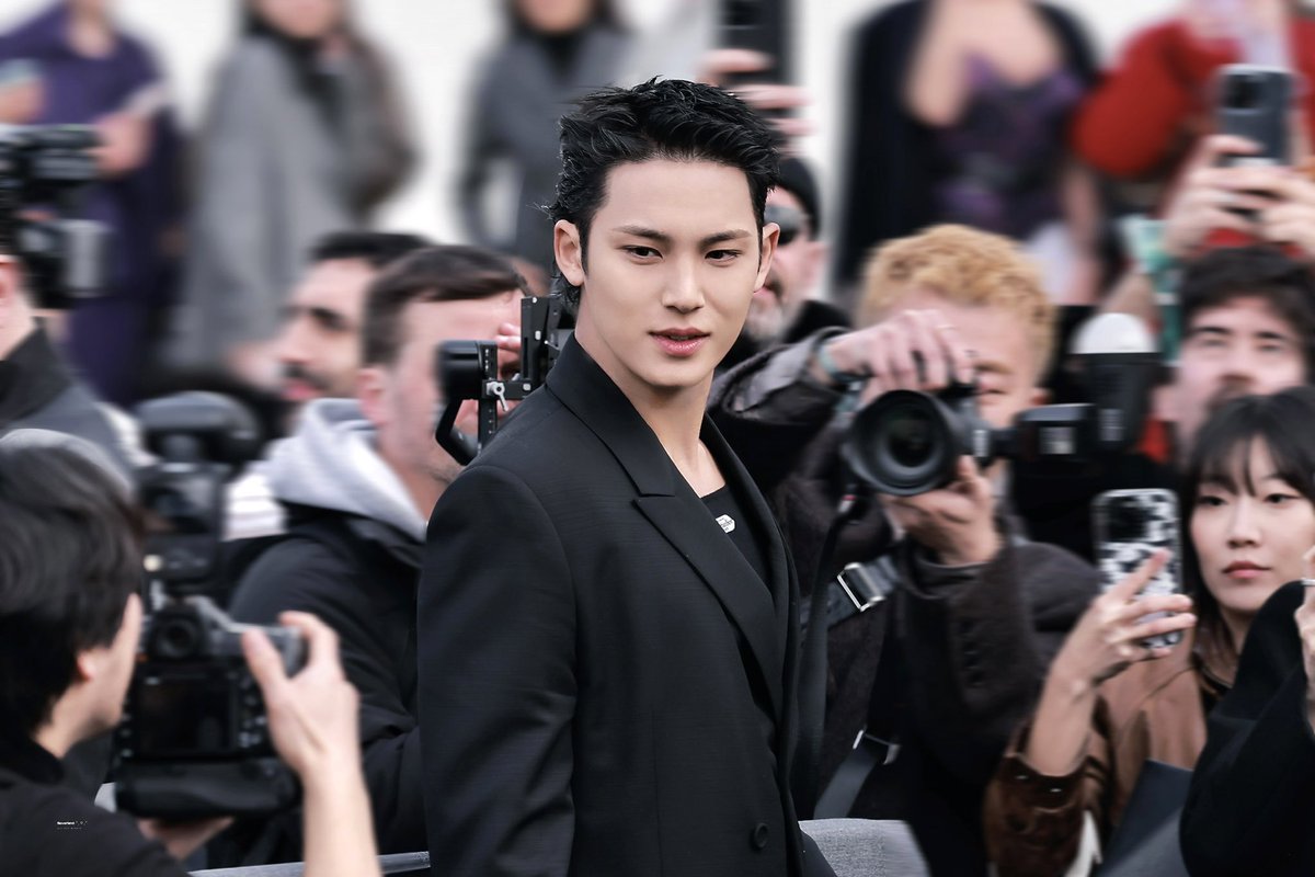 _PrincessMilk's tweet photo. This type of mingyu’s photo, he’s always the main event🥰

MINGYU BACK AT DIOR PFW
#MINGYUxDiorWinter26 #DiorWinter26
@dior @pledis_17 https://t.co/2ShPundTDG