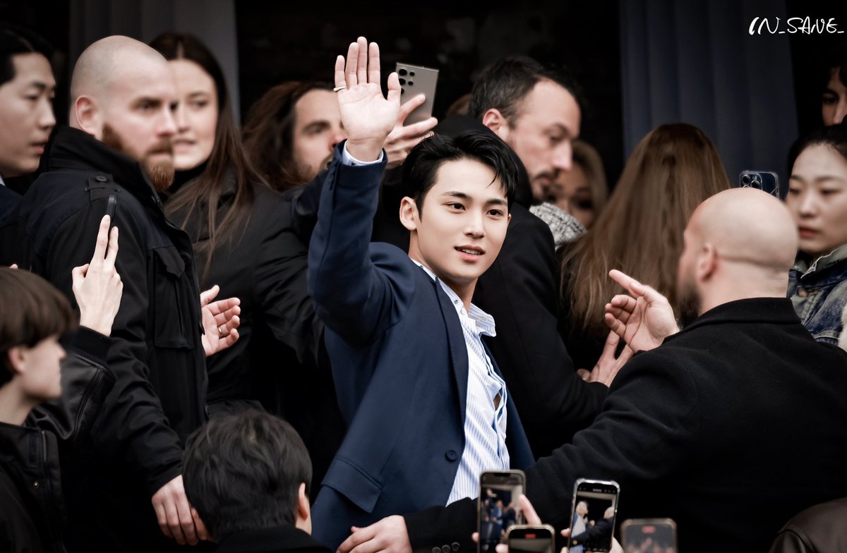 _PrincessMilk's tweet photo. This type of mingyu’s photo, he’s always the main event🥰

MINGYU BACK AT DIOR PFW
#MINGYUxDiorWinter26 #DiorWinter26
@dior @pledis_17 https://t.co/2ShPundTDG