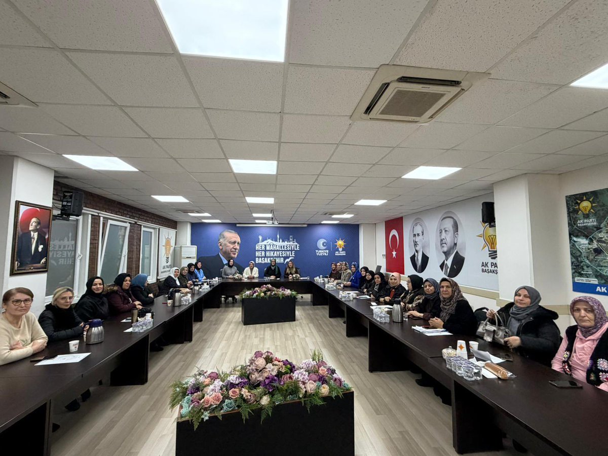 Başakşehir İlçe Kadın Kolları toplantımıza katılarak çalışmalara dair değerlendirmelerimizi paylaştık.

Durmadan, yorulmadan çalışmaya devam ediyoruz.