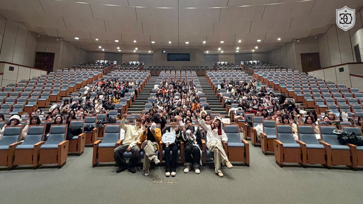 knockknock0408's tweet image. CHANYEOL D.O. KAI SEHUN SUHO