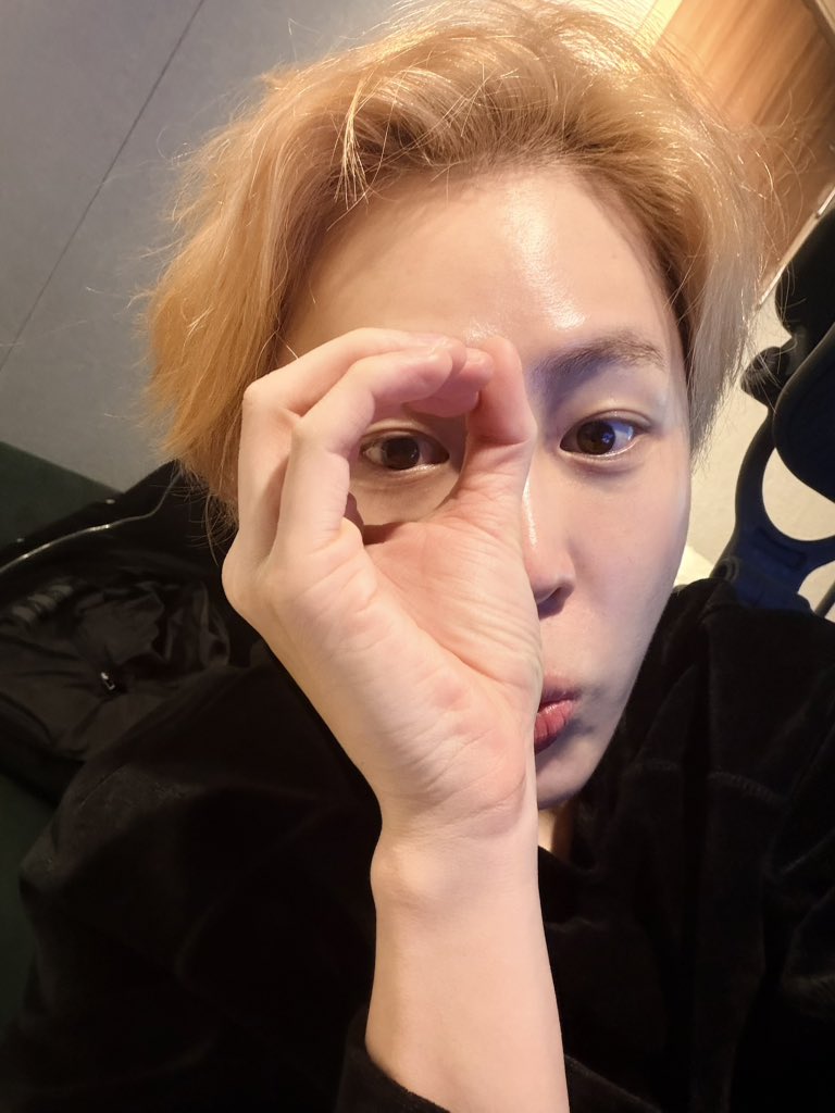 하성운 tweet media