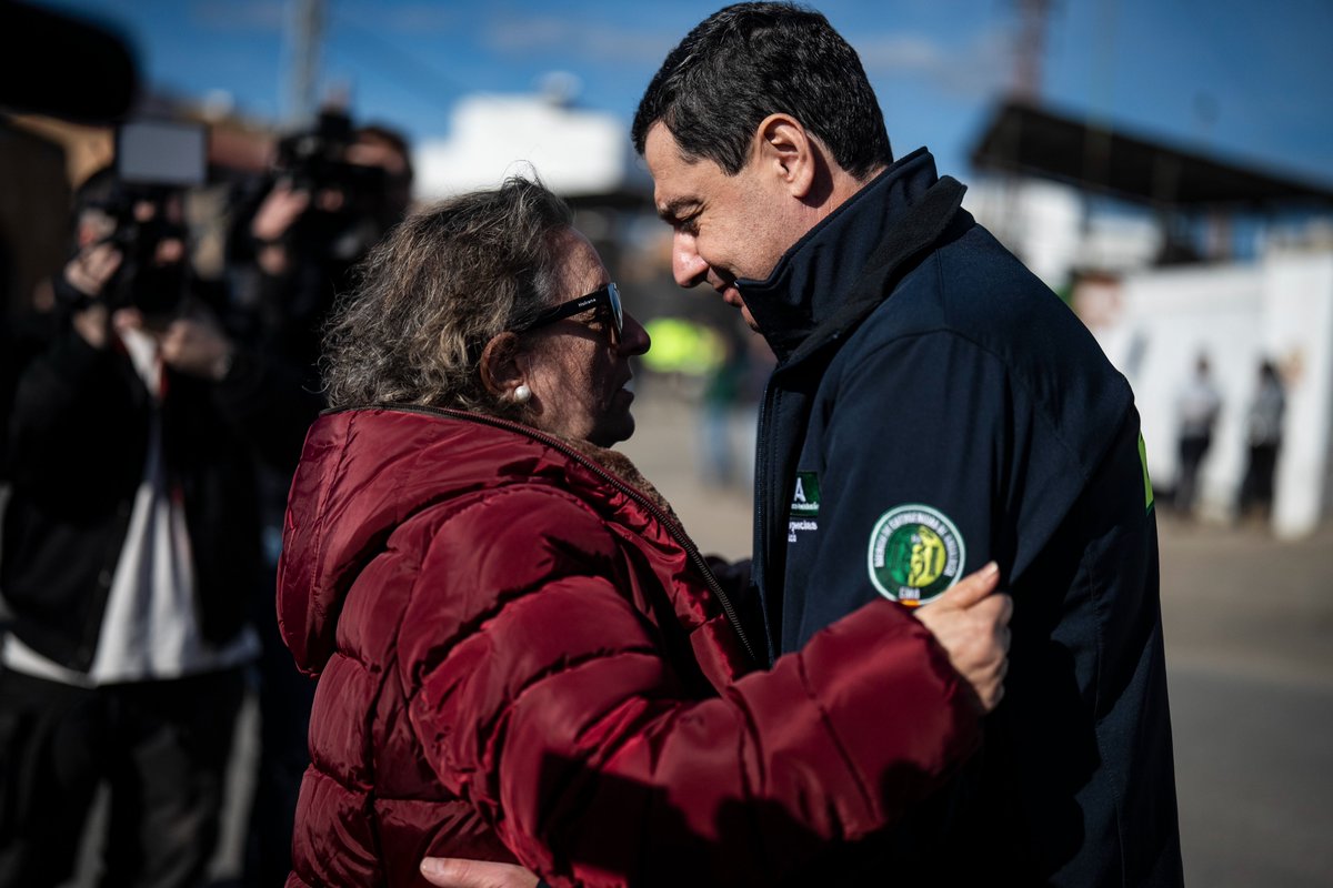 joosearodriguez's tweet image. Llegó a Adamuz en el minuto uno de la catástrofe, informando con transparencia, con sinceridad, gestionando en pleno caos, colaborando y coordinando con un único objetivo, que se salvarán el mayor número de vidas.

@JuanMa_Moreno es ejemplo de que hay una política diferente…